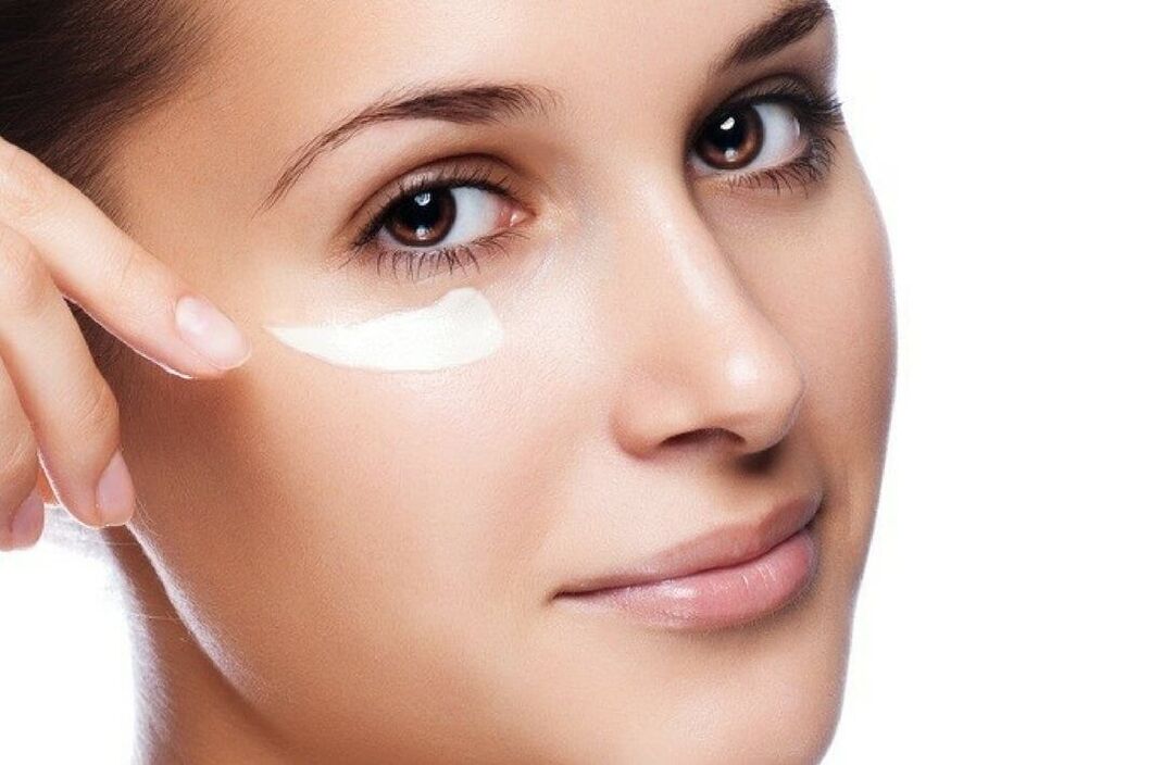 Nola gaztetu larruazala begien inguruan